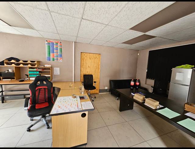 650M² FACTORY TO LET IN ROODEKOP